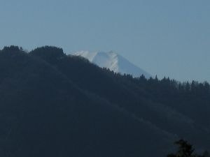 冬の雪山の眺望