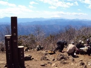 大岳山の山頂からの眺め