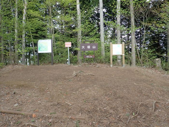 山頂の看板・地図